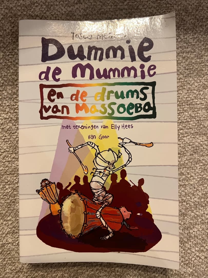 Foto 1 van Dummie de Mummie en de drums van Massoeba