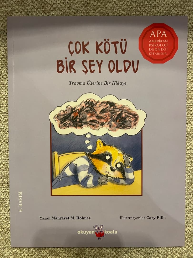 Foto 1 van Çok Kötü Bir Şey Oldu
