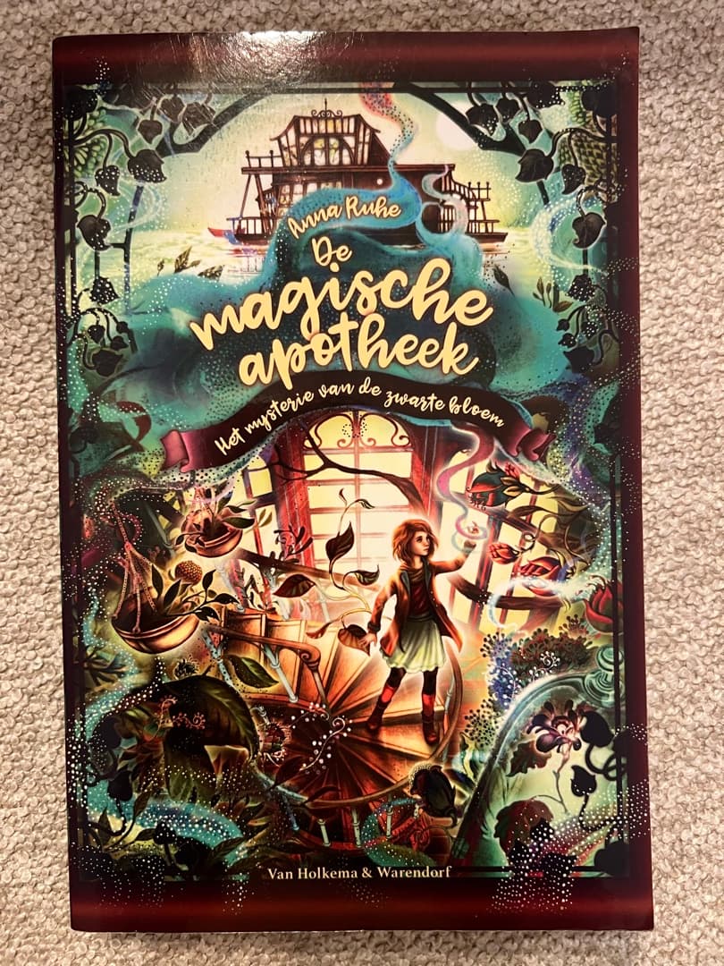 Foto 1 van De magische apotheek: Het mysterie van de zwarte bloem