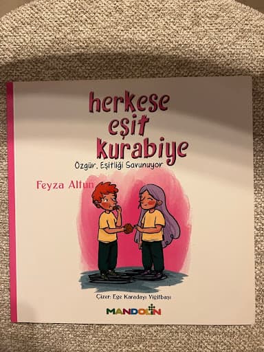 Foto 1 van Herkese Eşit Kurabiye (Özgür, Eşitliği Savunuyor)