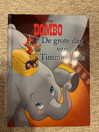 Foto 1 van Disney Dumbo - De grote dag van Timmie Muis