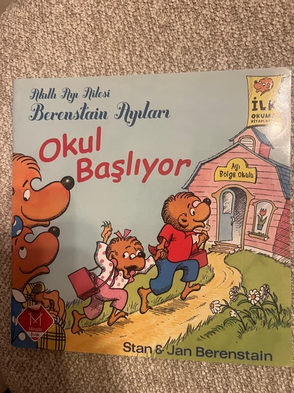 Foto 1 van Akıllı Ayı Ailesi Berenstain Ayıları - Okul Başlıyor