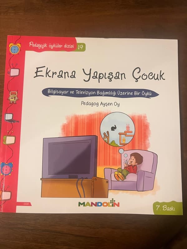 Foto 1 van Ekrana Yapışan Çocuk