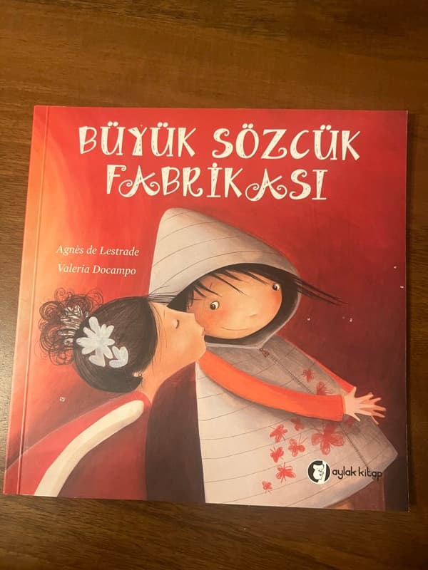 Foto 1 van Büyük Sözcük Fabrikası