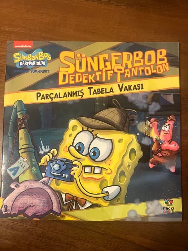 Foto 1 van SüngerBob Dedektif KarePantolon - Parçalanmış Tabela Vakası