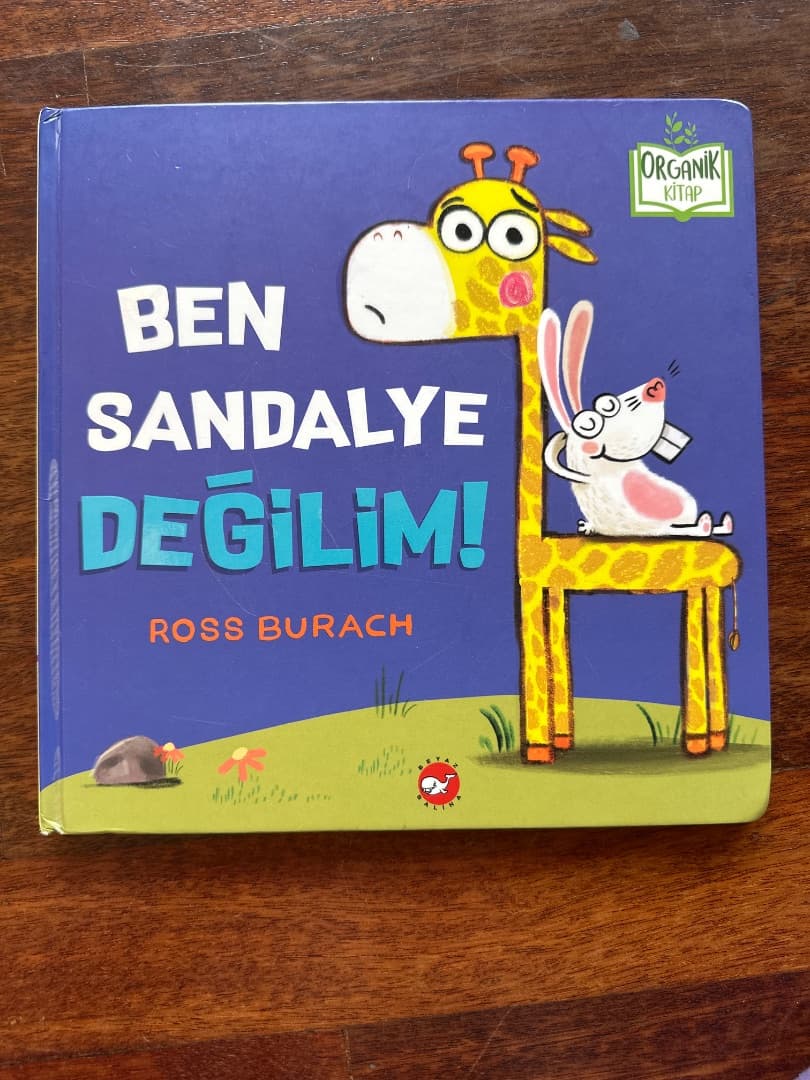 Foto 1 van BEN SANDALYE DEĞİLİM!