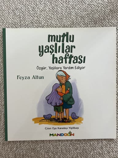 Foto 1 van Mutlu Yaşlılar Haftası: Özgür, Yaşlılara Yardım Ediyor