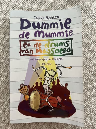 Foto 1 van Dummie de mummie en de drums van Massoeba