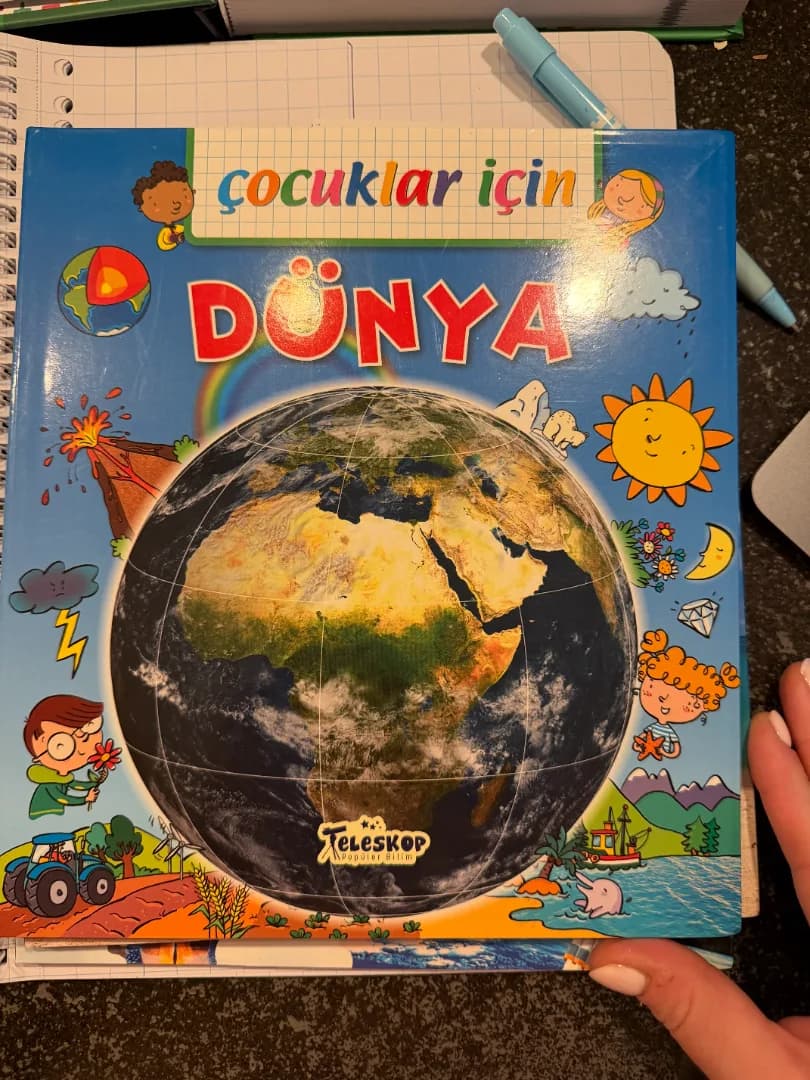 Foto 1 van çocuklar için DÜNYA
